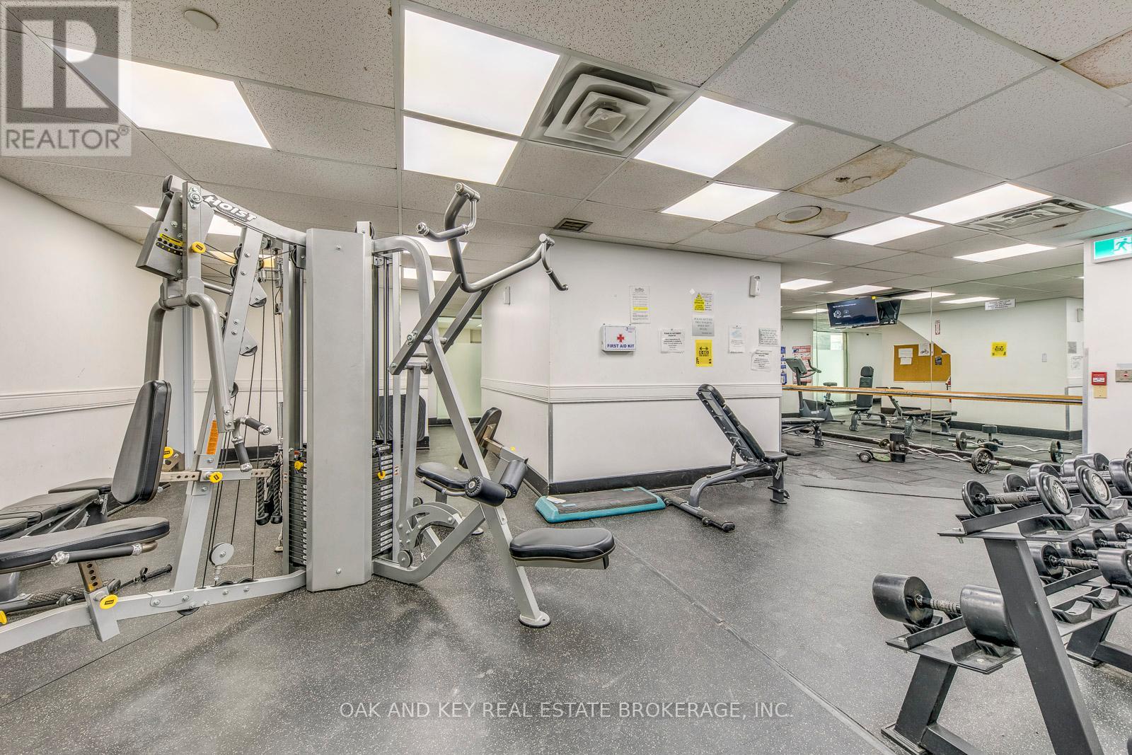 1806 - 335 Webb Drive, Mississauga, Ontario  L5B 4A1 - Photo 32 - W12773766