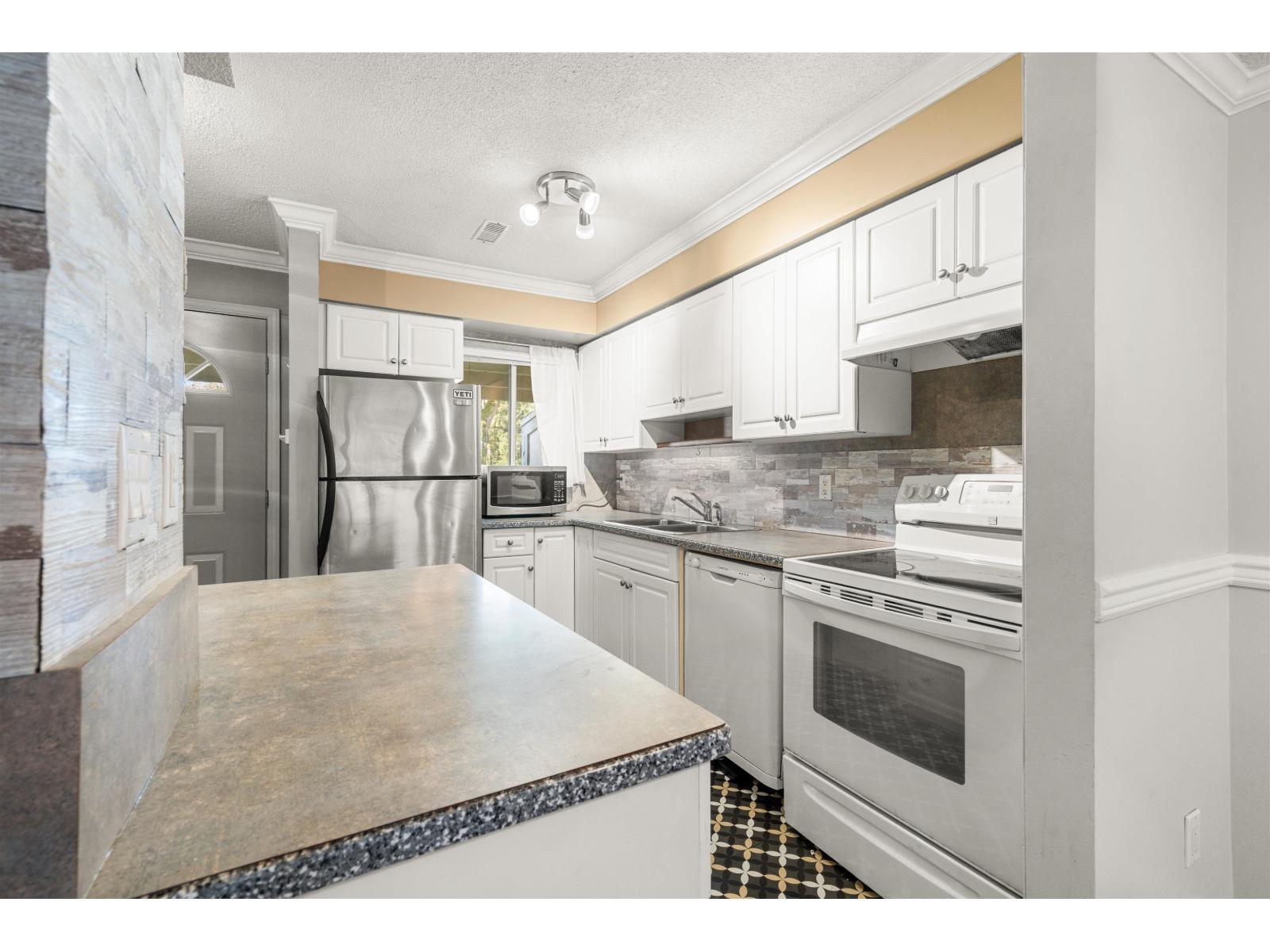 14 5271 204 Street, Langley, British Columbia  V3A 5X1 - Photo 3 - R3087844