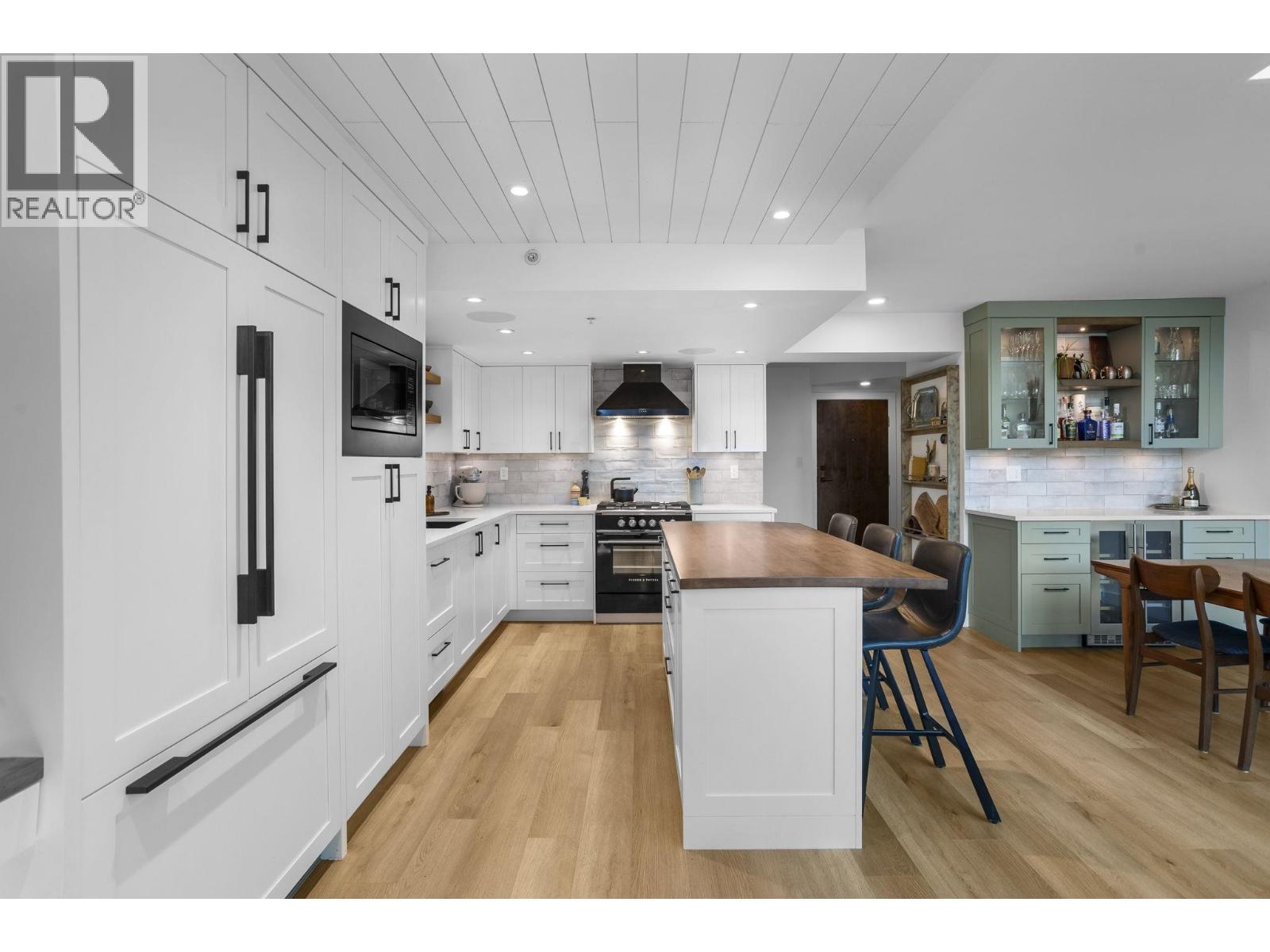 Th2 168 E Esplanade Avenue, North Vancouver, British Columbia  V7L 4X8 - Photo 10 - R3088123