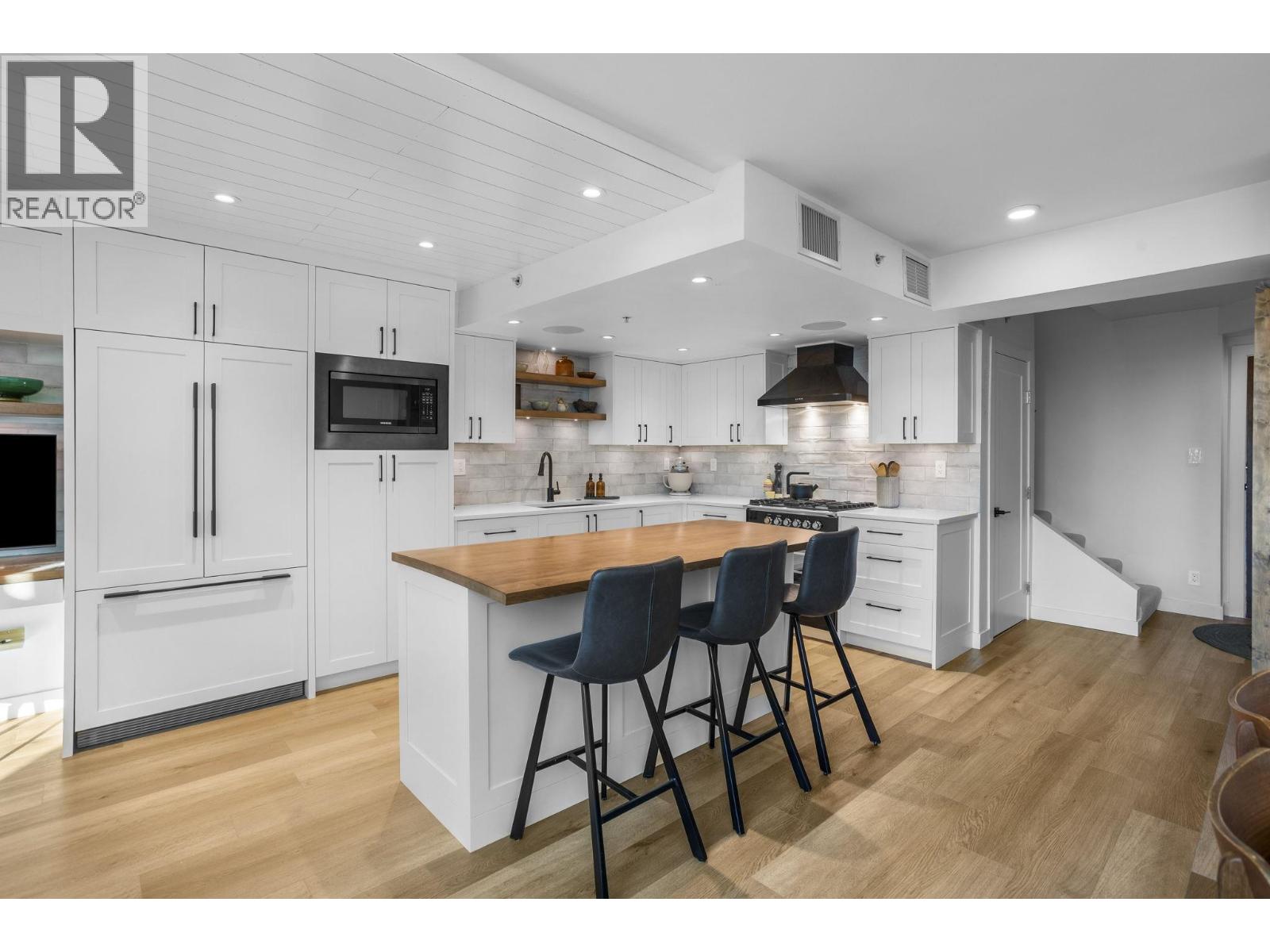 Th2 168 E Esplanade Avenue, North Vancouver, British Columbia  V7L 4X8 - Photo 12 - R3088123