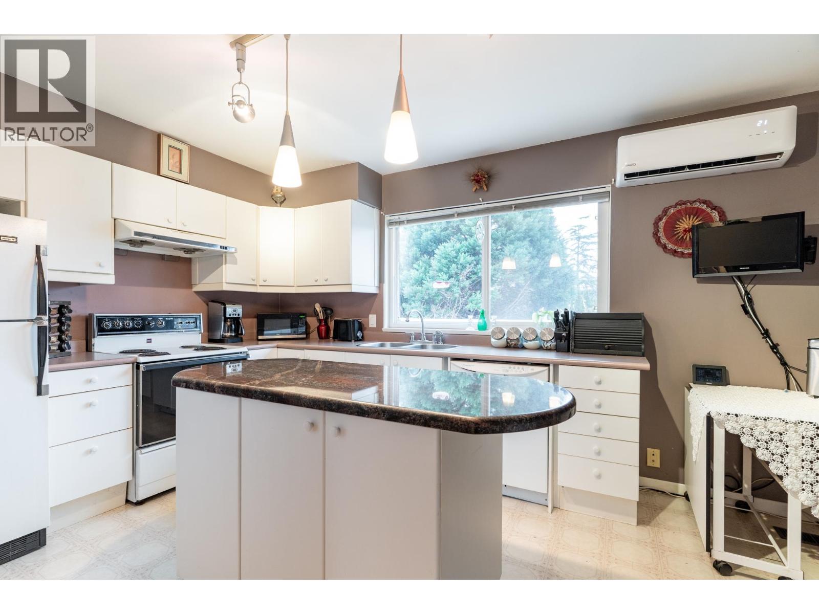 8140 Fairdell Crescent, Richmond, British Columbia  V7C 1W4 - Photo 12 - R3088184