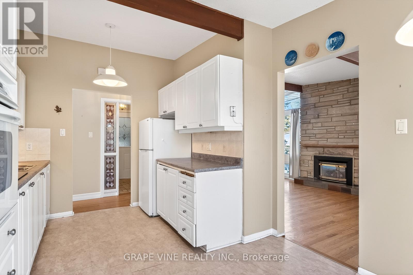 46 Cleadon Drive, Ottawa, Ontario  K2H 5P3 - Photo 12 - X12773764