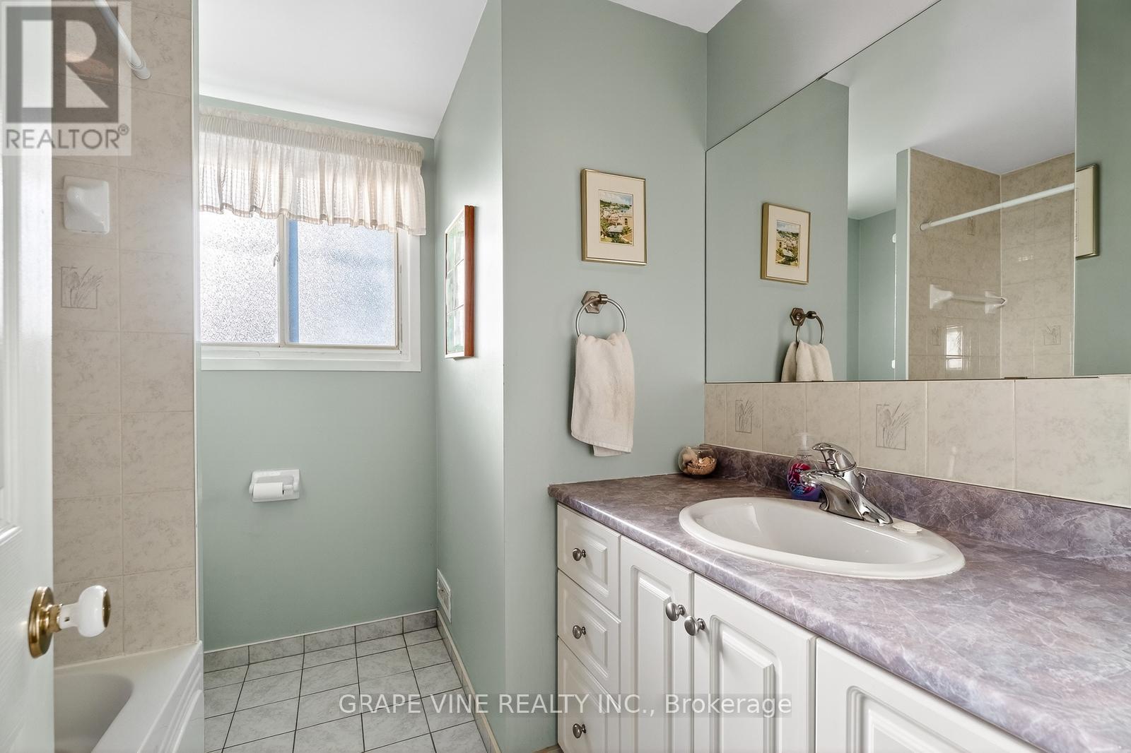 46 Cleadon Drive, Ottawa, Ontario  K2H 5P3 - Photo 20 - X12773764