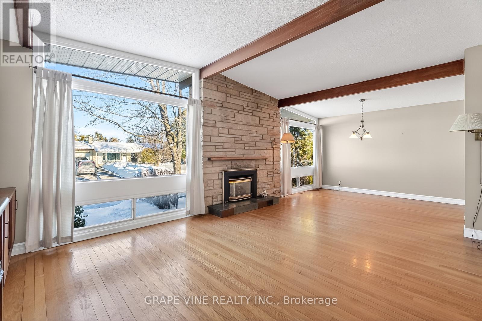 46 Cleadon Drive, Ottawa, Ontario  K2H 5P3 - Photo 6 - X12773764