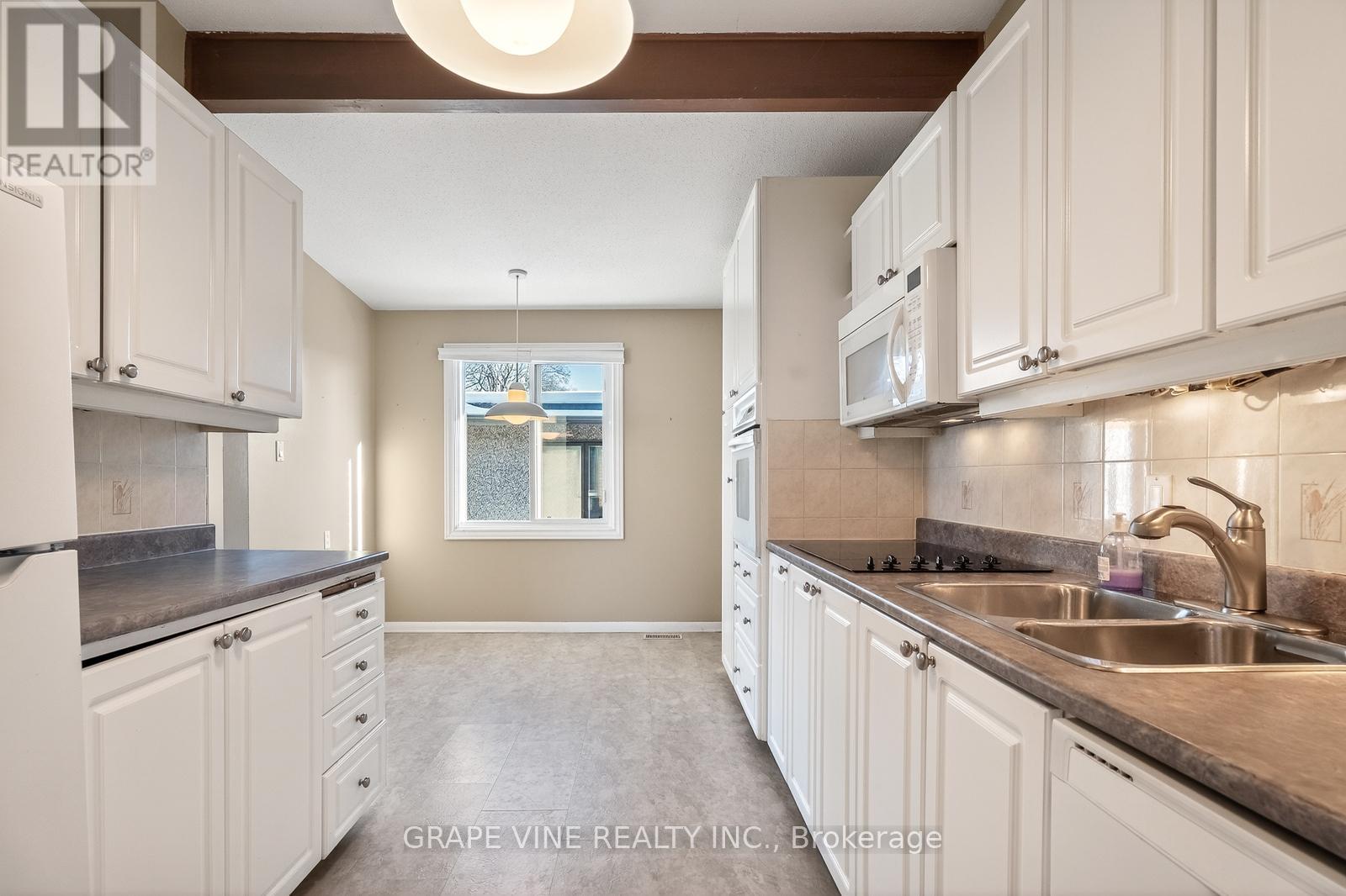 46 Cleadon Drive, Ottawa, Ontario  K2H 5P3 - Photo 9 - X12773764