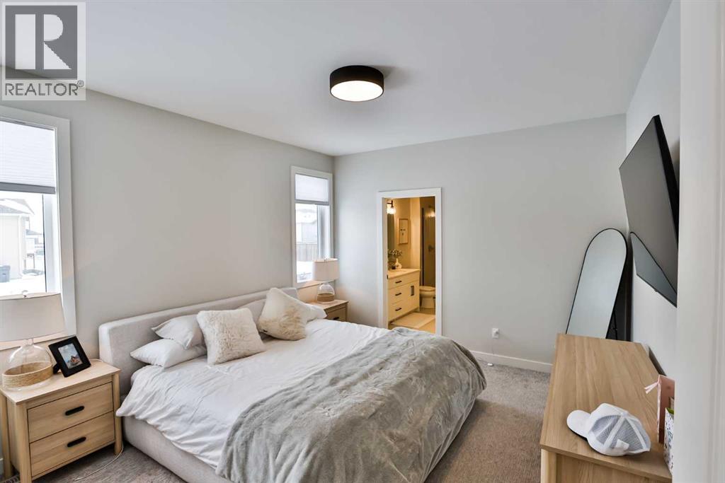 549 Riverhills Way W, Lethbridge, Alberta  T1K 8H8 - Photo 11 - A2273379