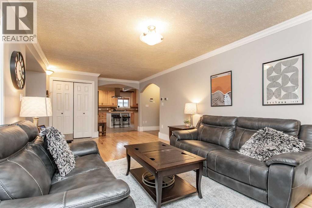 5804 44 Avenue, Red Deer, Alberta  T4N 3J5 - Photo 4 - A2276335