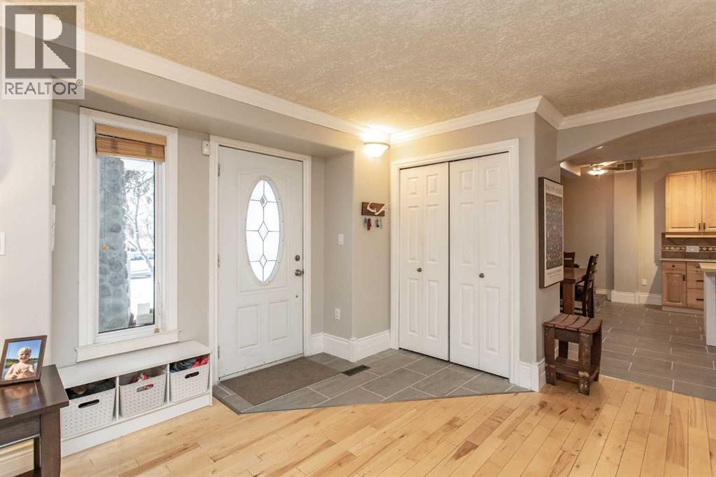 5804 44 Avenue, Red Deer, Alberta  T4N 3J5 - Photo 6 - A2276335