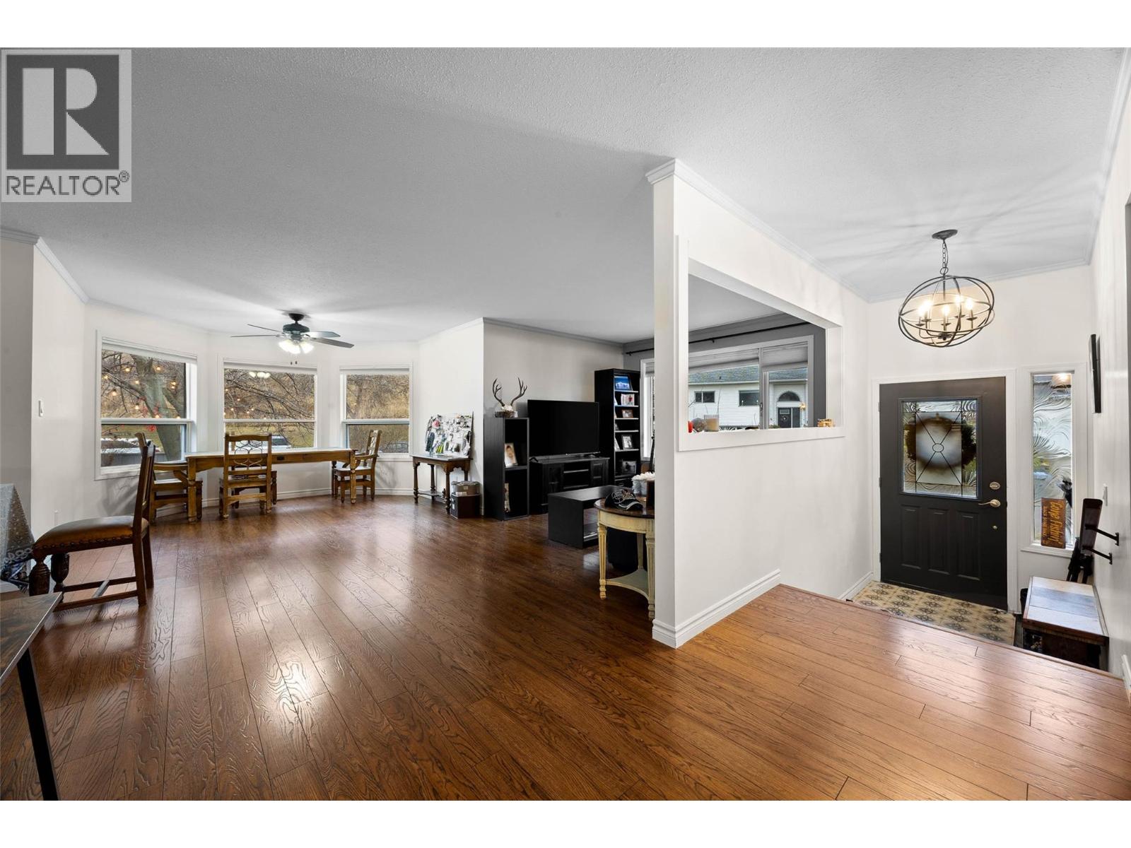 288 Valleyview Place, Kamloops, British Columbia  V2C 6M4 - Photo 4 - 10375467