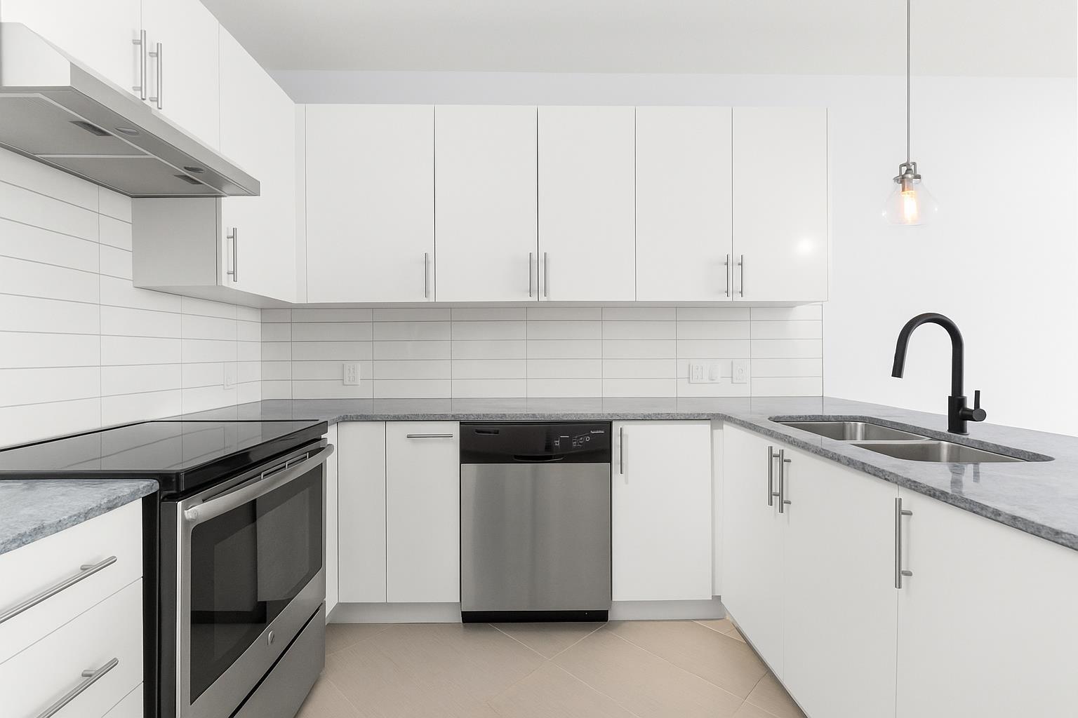 412 15956 86a Avenue, Surrey, British Columbia  V4N 6N8 - Photo 8 - R3088185