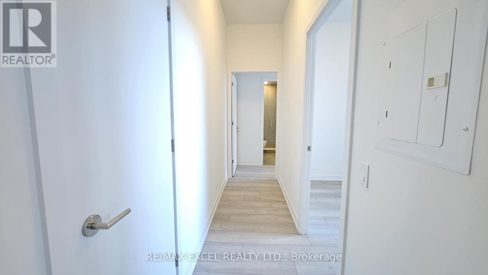 211 - 5858 Yonge Street, Toronto (Newtonbrook West), Ontario  M2M 3T3 - Photo 4 - C12773750