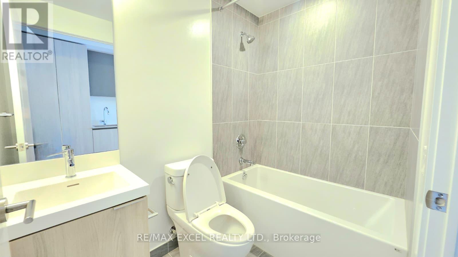 211 - 5858 Yonge Street, Toronto (Newtonbrook West), Ontario  M2M 3T3 - Photo 9 - C12773750