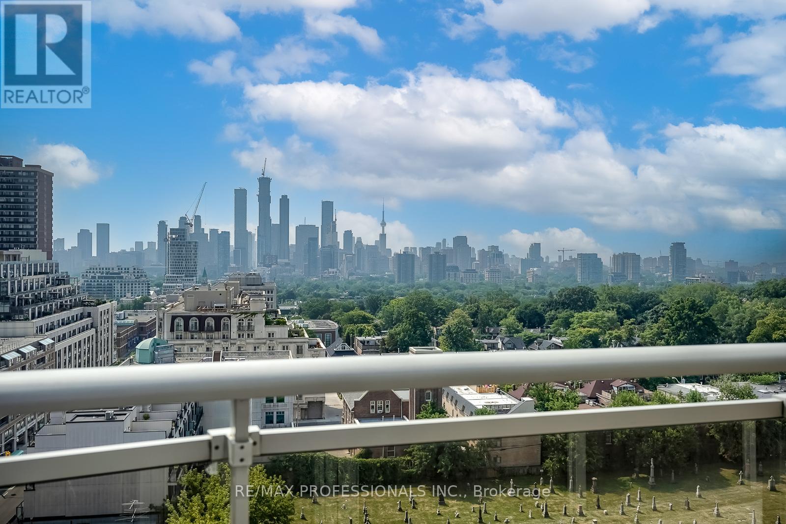 1401 - 1430 Yonge Street, Toronto, Ontario  M4T 1Y6 - Photo 8 - C12773772