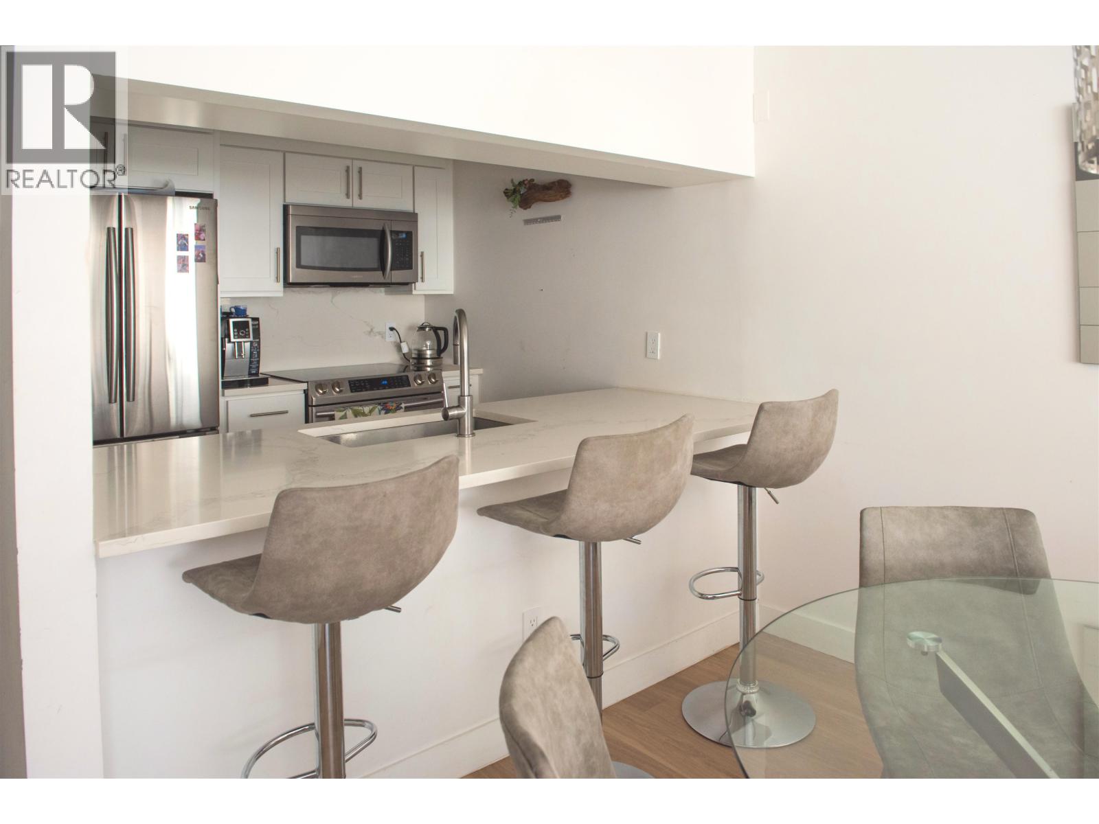 216 3250 W Broadway, Vancouver, British Columbia  V6K 2H4 - Photo 14 - R3088054