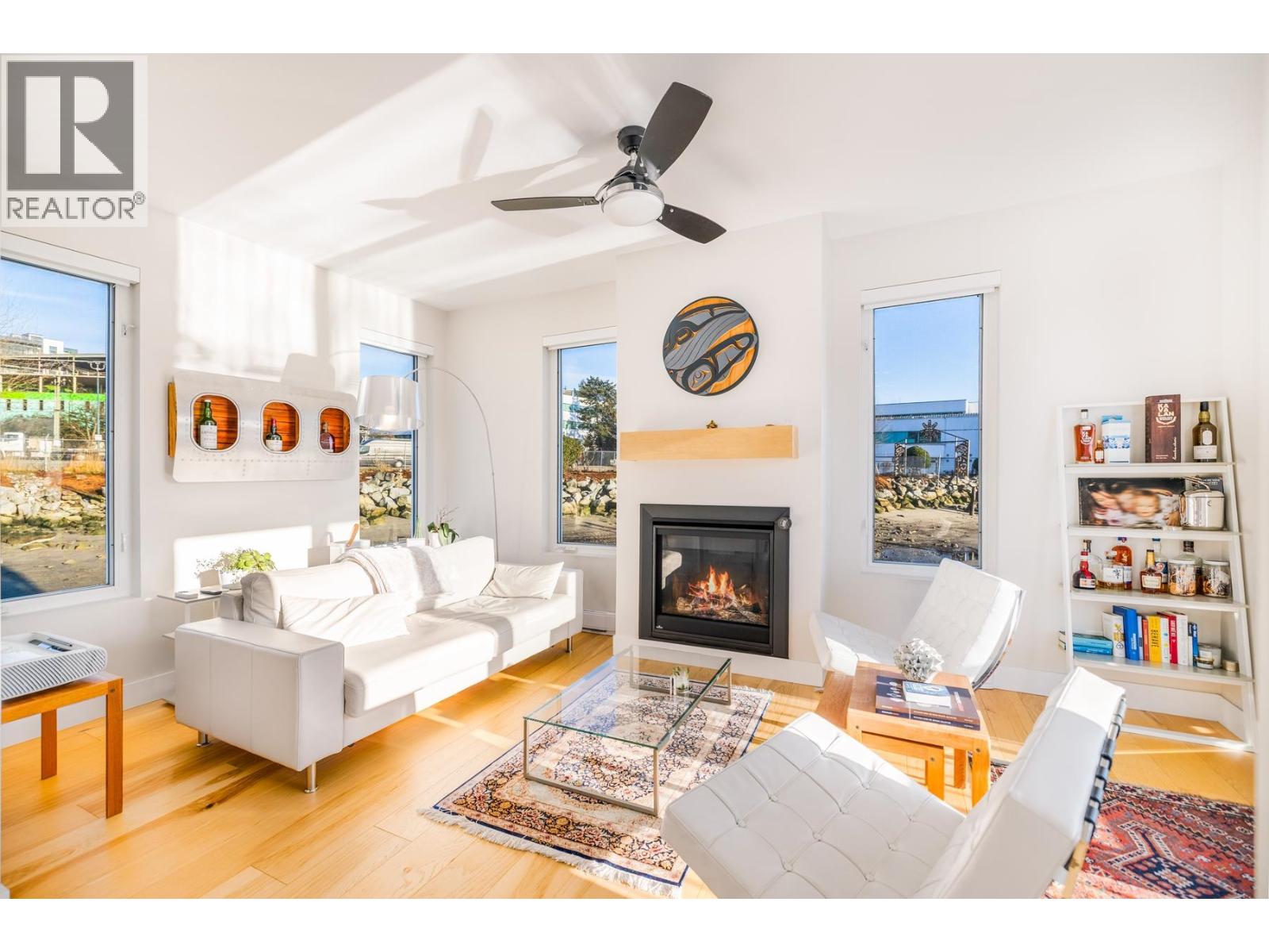 Jnw12 415 Esplanade W, North Vancouver, British Columbia  V7M 1A7 - Photo 11 - R3087799