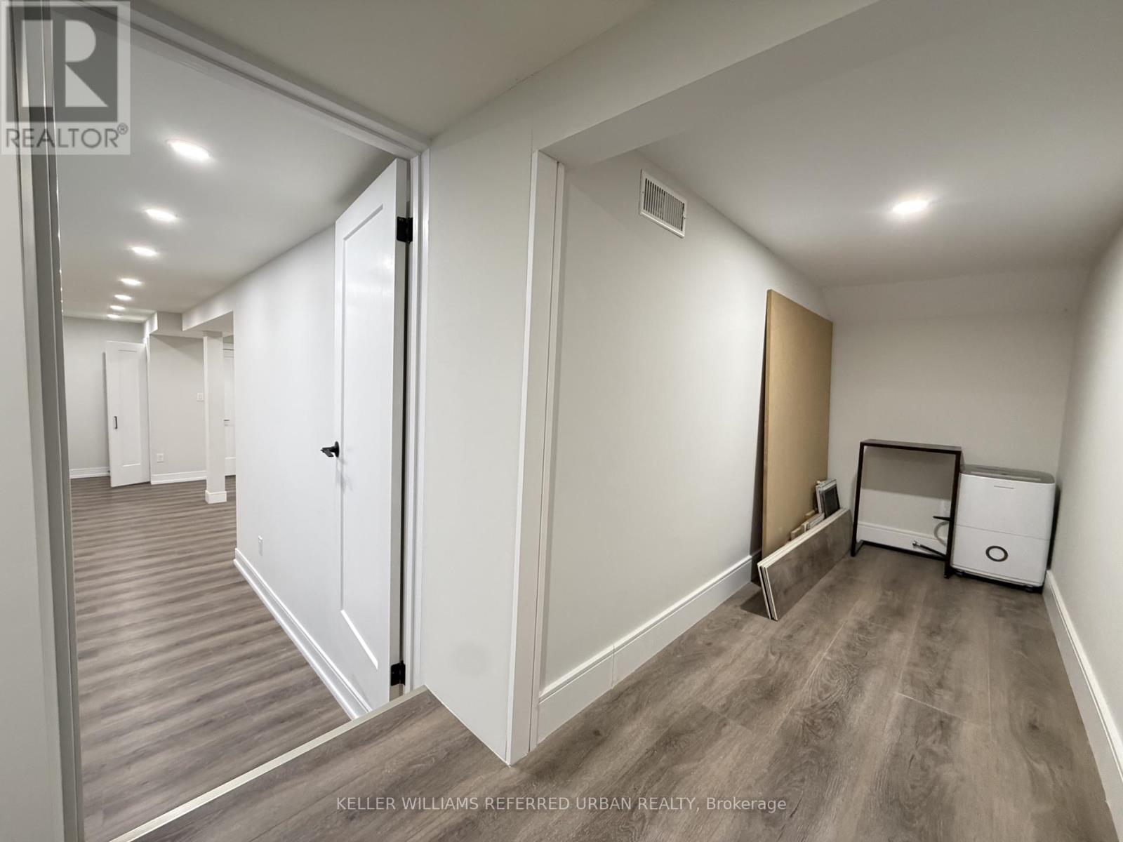 Lower - 63 Wallington Avenue, Toronto, Ontario  M4C 2N2 - Photo 17 - E12773800