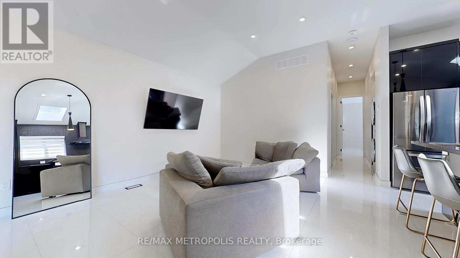 Main - 640 Lansdowne Drive, Oshawa, Ontario  L1G 1W4 - Photo 4 - E12773802