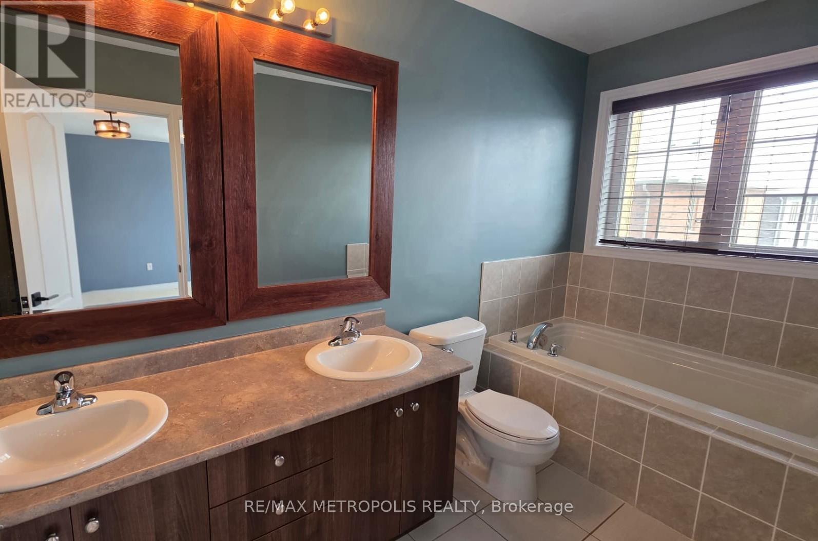 9 Samba Street, Richmond Hill, Ontario  L4E 0Z8 - Photo 12 - N12773744