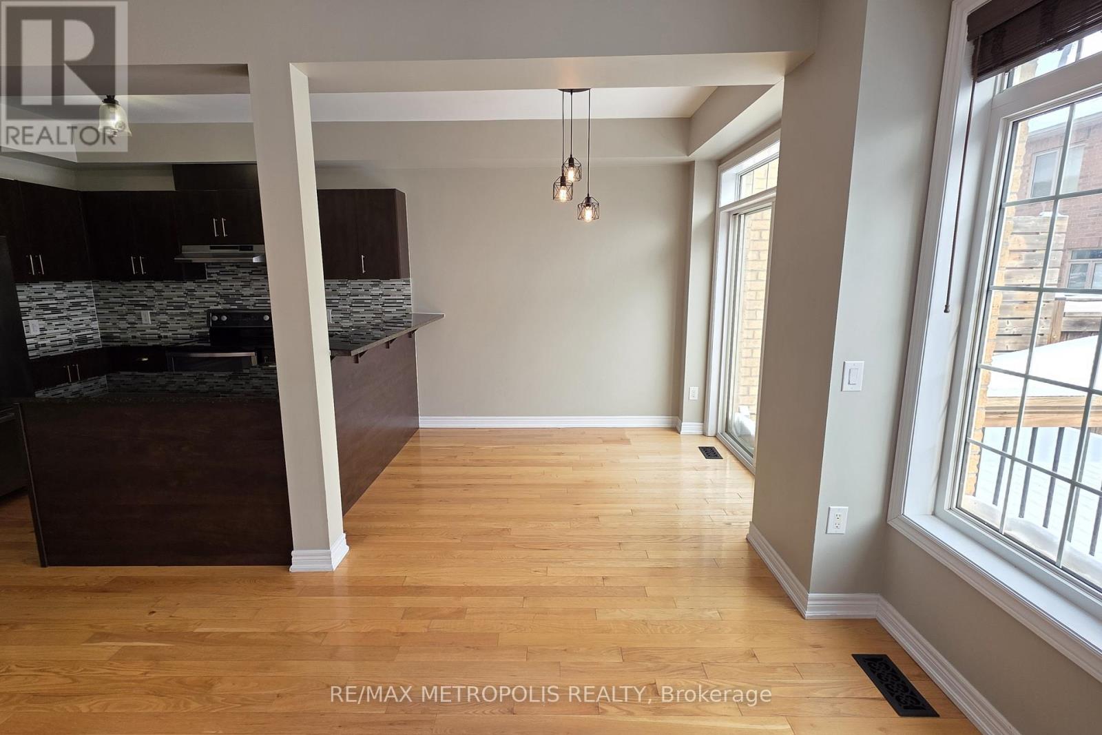 9 Samba Street, Richmond Hill, Ontario  L4E 0Z8 - Photo 4 - N12773744