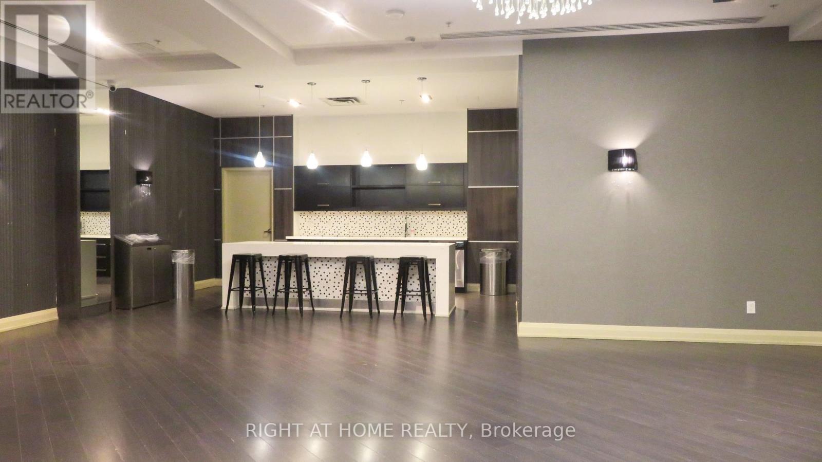 1001 - 85 North Park Road, Vaughan, Ontario  L4J 0H9 - Photo 6 - N12773792