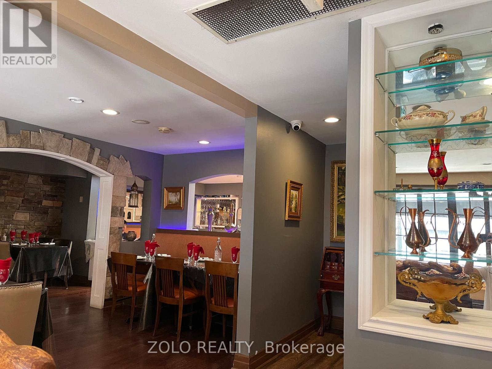 111 TRAFALGAR ROAD, oakville (oo old oakville), Ontario