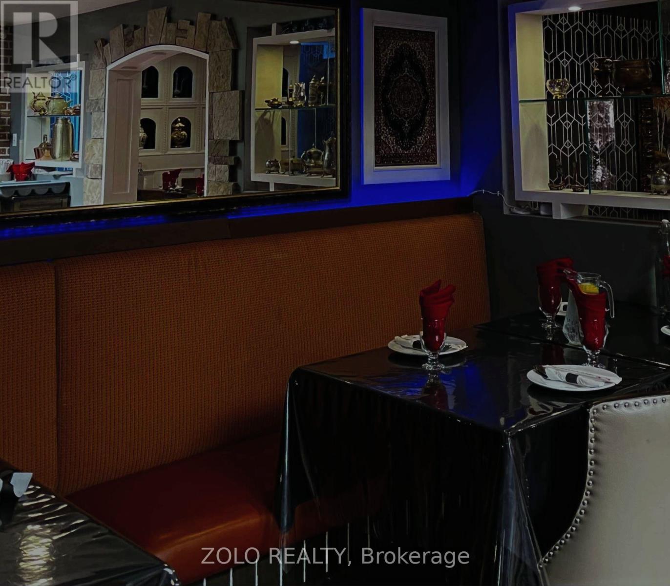 111 Trafalgar Road, Oakville (Oo Old Oakville), Ontario  L6J 3G3 - Photo 7 - W12773748