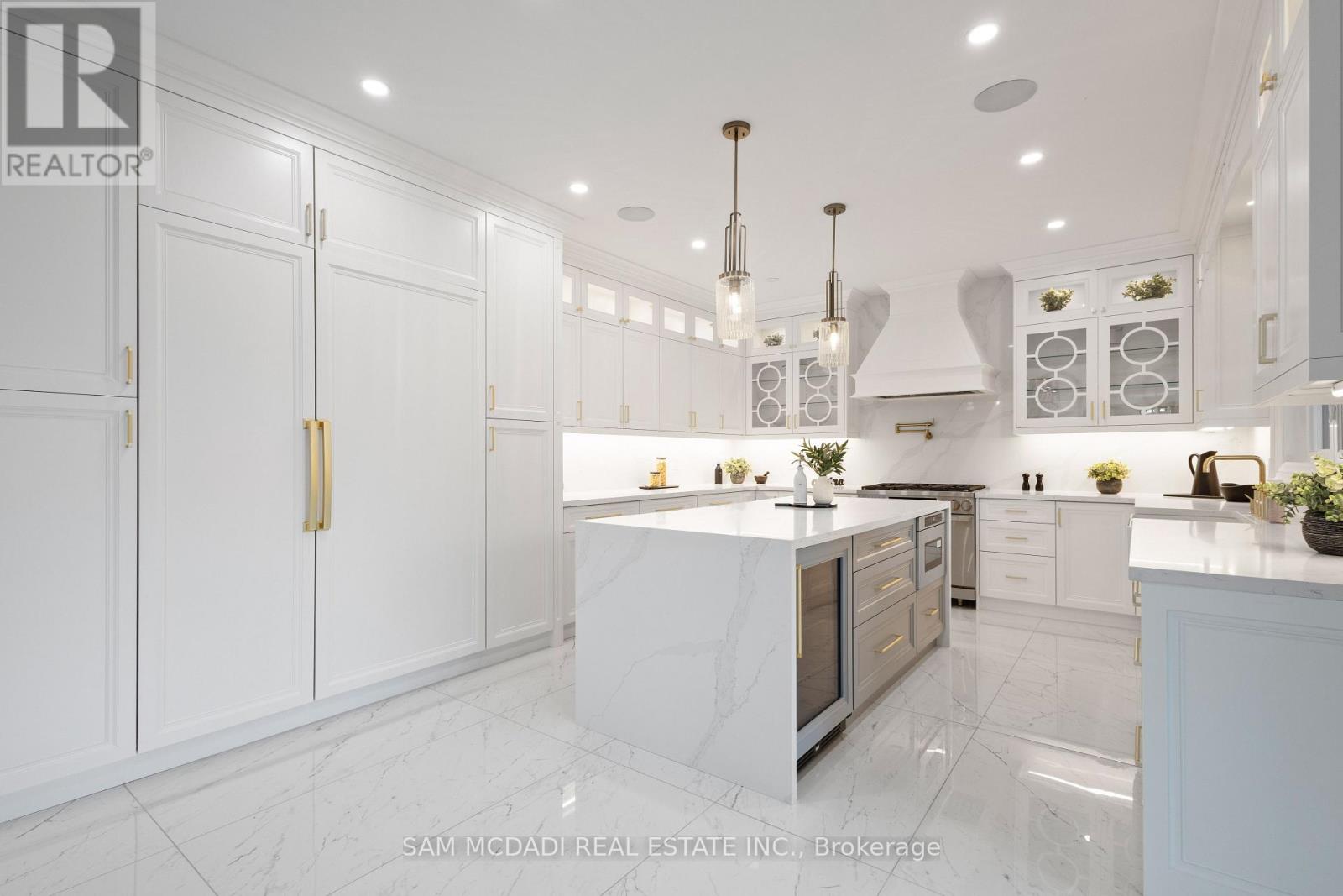 72 Oakes Drive, Mississauga, Ontario  L5G 3M1 - Photo 12 - W12773768