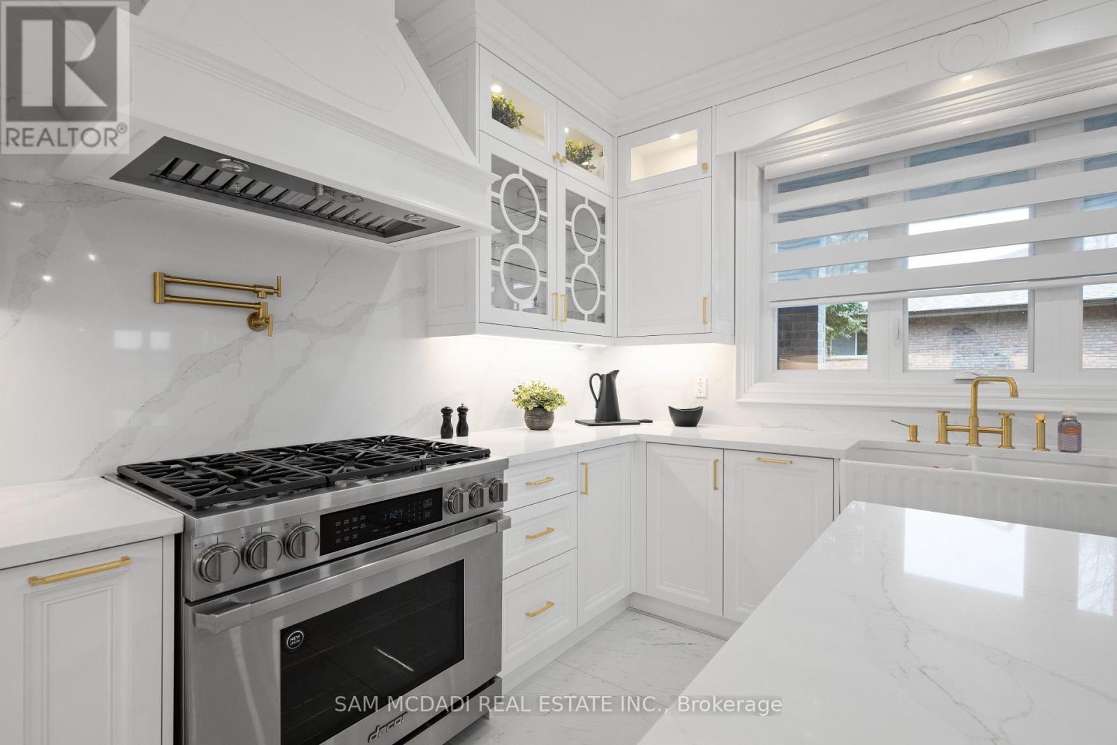 72 Oakes Drive, Mississauga, Ontario  L5G 3M1 - Photo 15 - W12773768