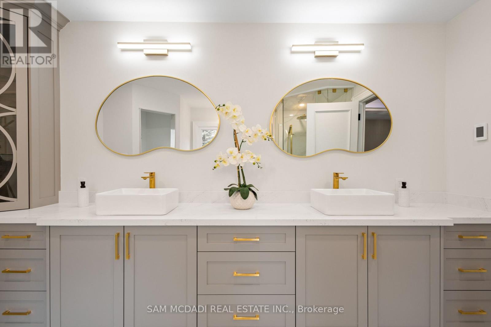 72 Oakes Drive, Mississauga, Ontario  L5G 3M1 - Photo 22 - W12773768