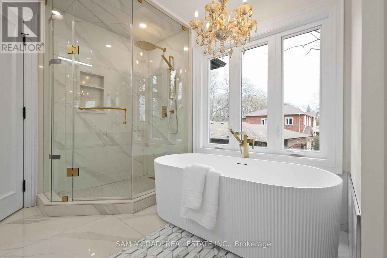 72 Oakes Drive, Mississauga, Ontario  L5G 3M1 - Photo 23 - W12773768