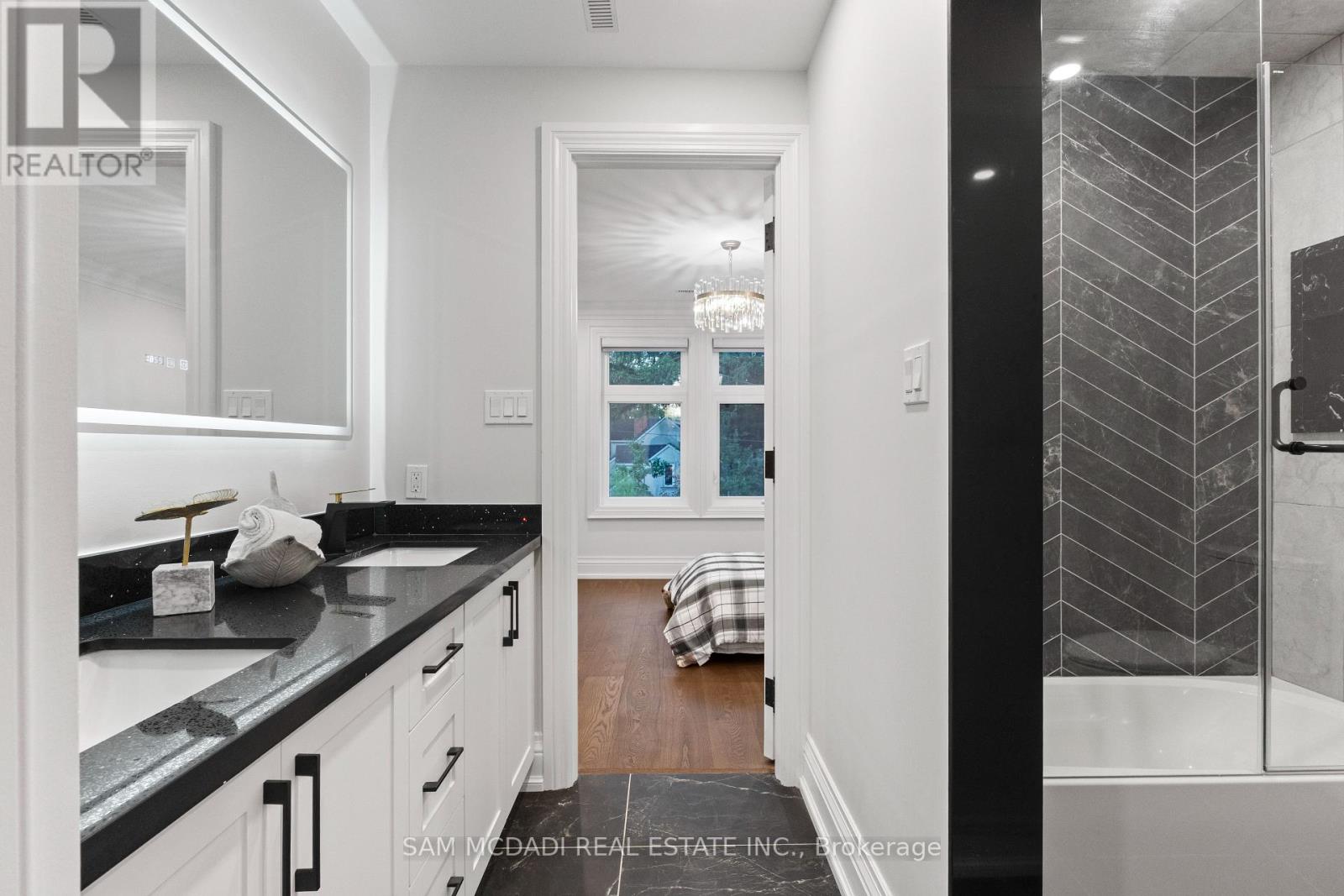 72 Oakes Drive, Mississauga, Ontario  L5G 3M1 - Photo 26 - W12773768