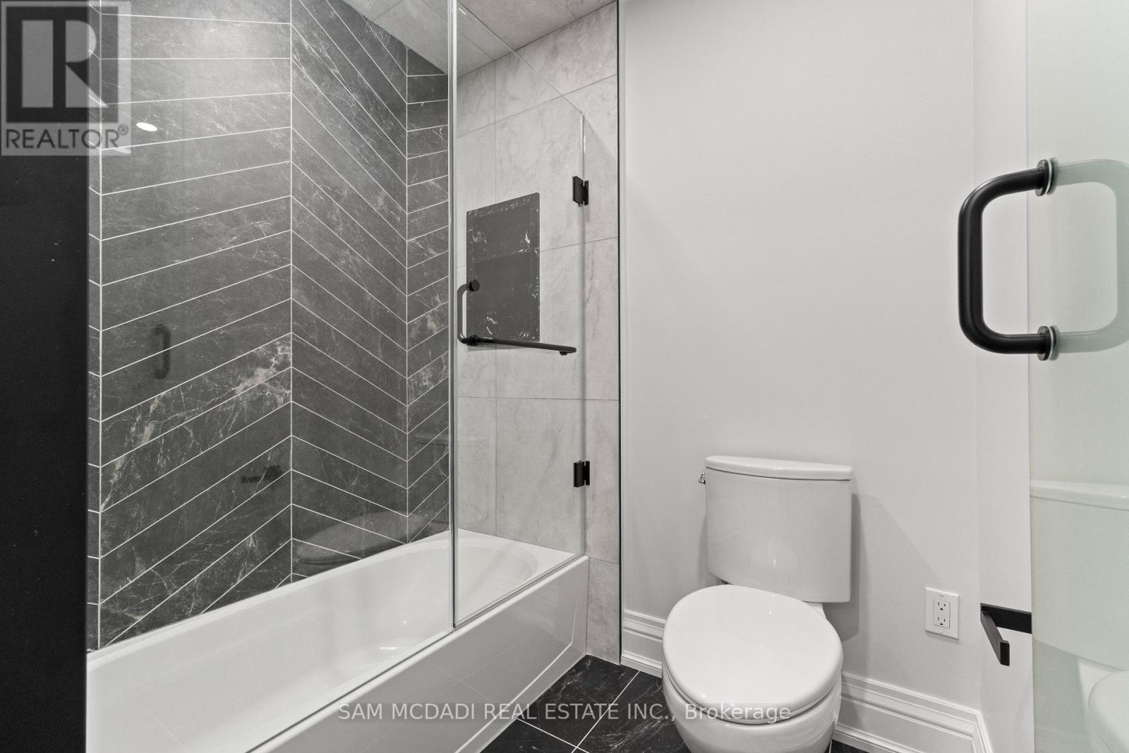 72 Oakes Drive, Mississauga, Ontario  L5G 3M1 - Photo 27 - W12773768