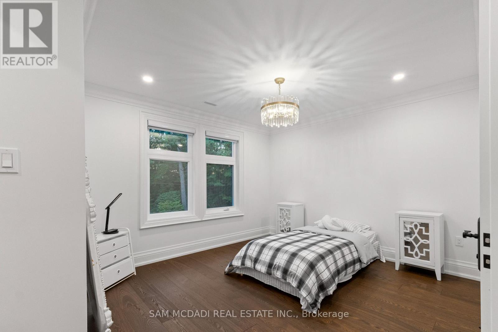 72 Oakes Drive, Mississauga, Ontario  L5G 3M1 - Photo 28 - W12773768