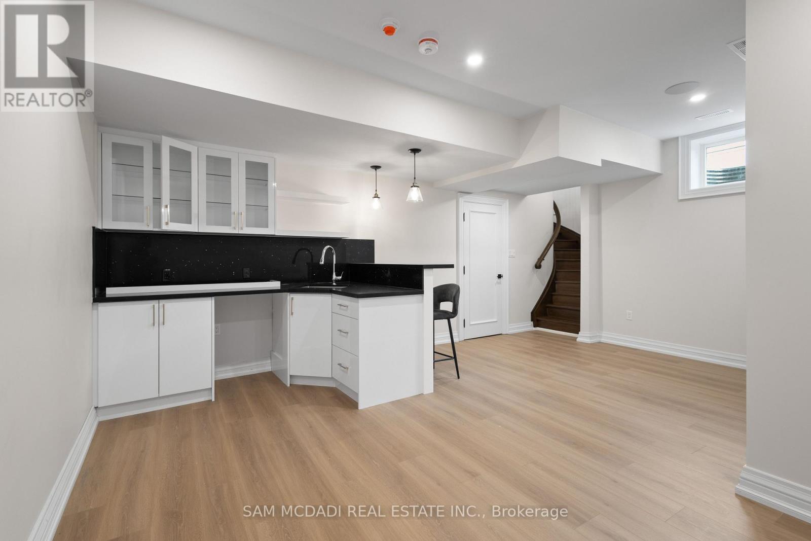 72 Oakes Drive, Mississauga, Ontario  L5G 3M1 - Photo 34 - W12773768