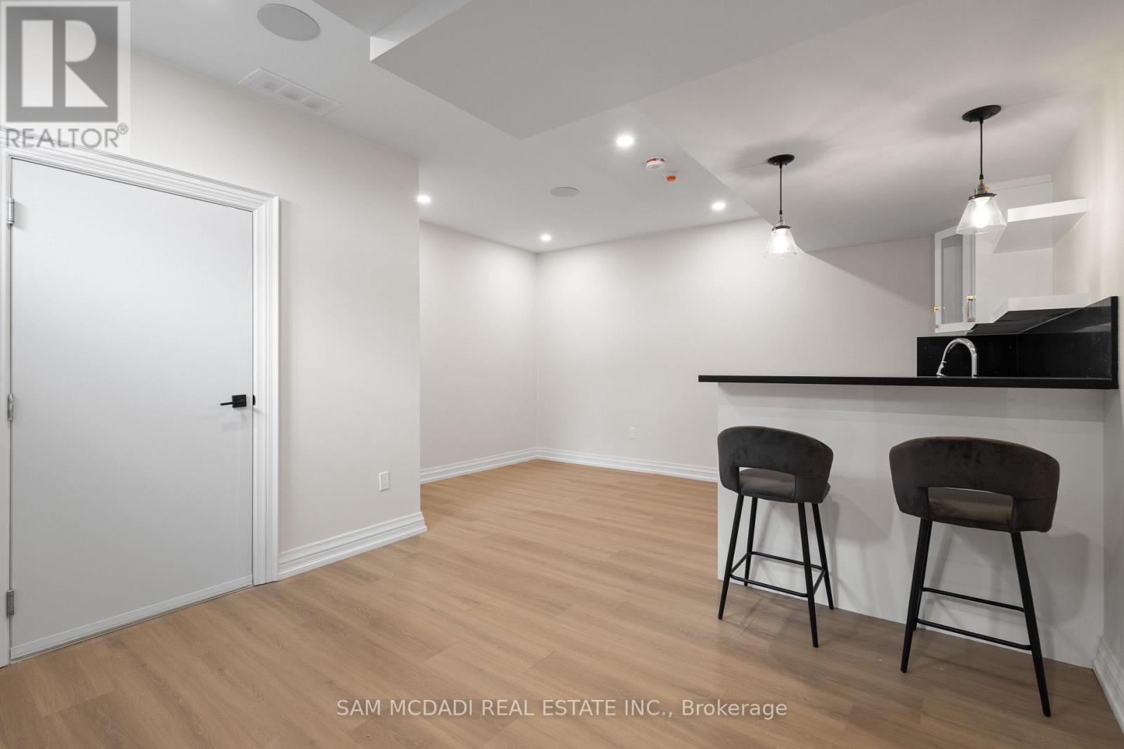 72 Oakes Drive, Mississauga, Ontario  L5G 3M1 - Photo 35 - W12773768