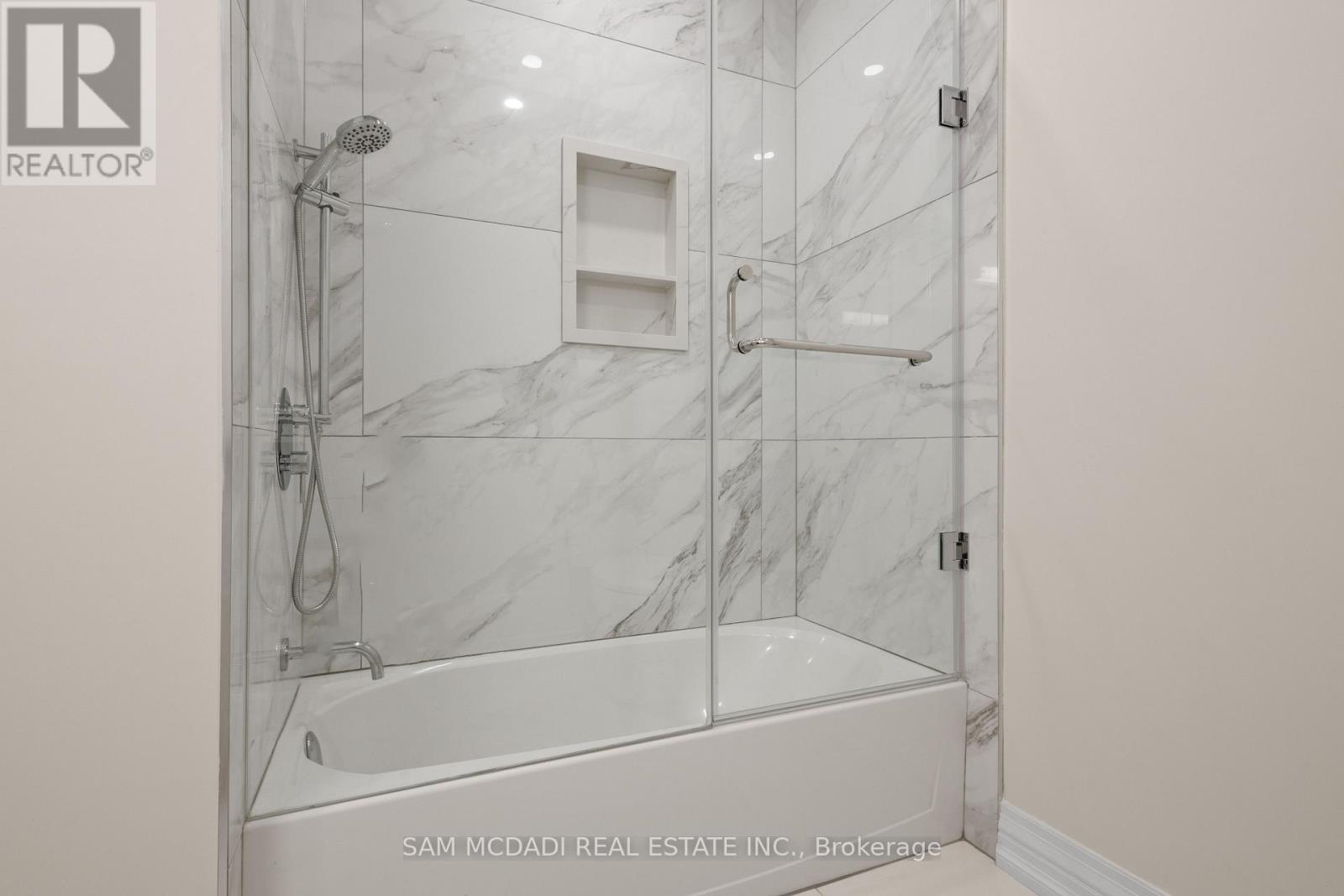 72 Oakes Drive, Mississauga, Ontario  L5G 3M1 - Photo 41 - W12773768