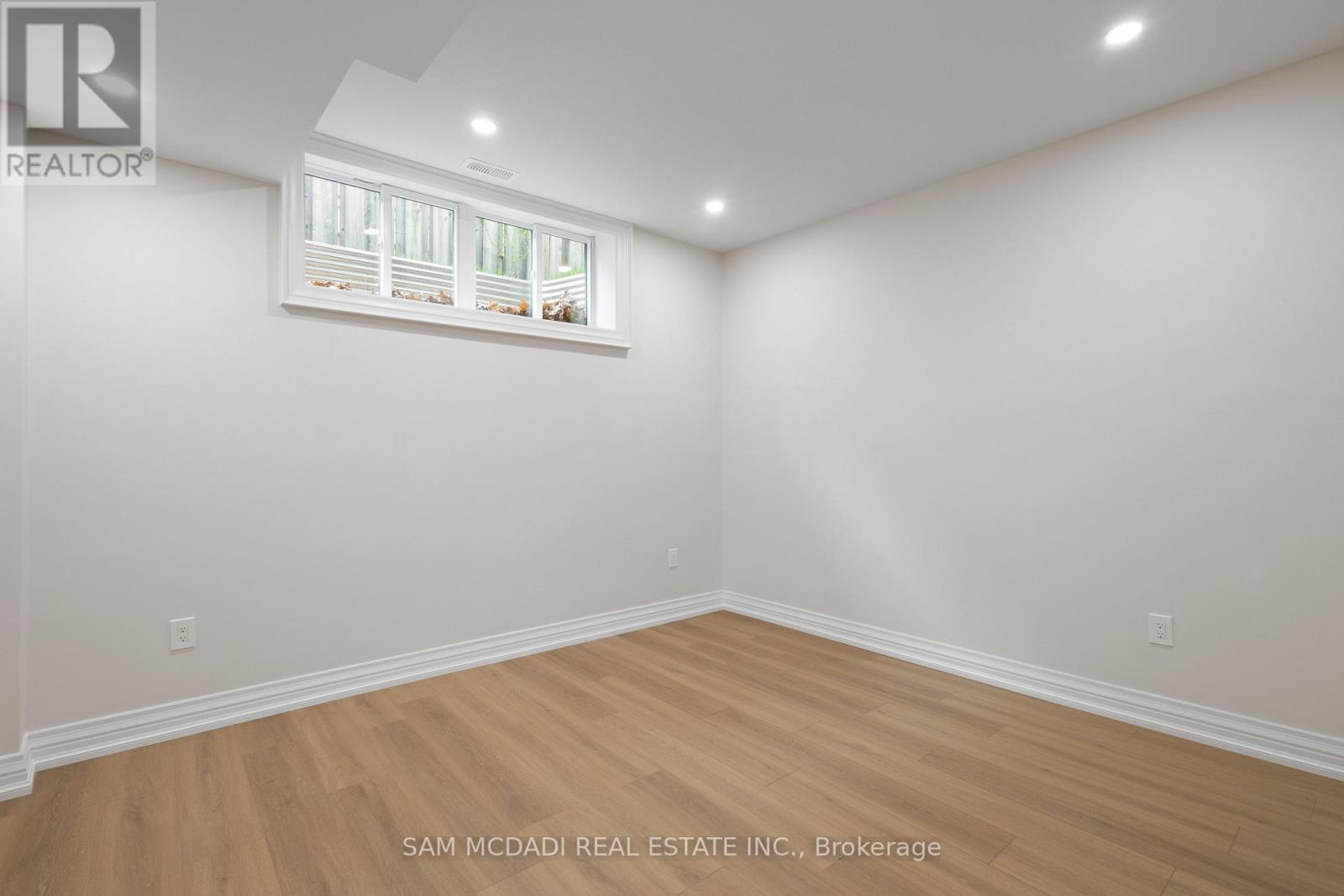 72 Oakes Drive, Mississauga, Ontario  L5G 3M1 - Photo 42 - W12773768