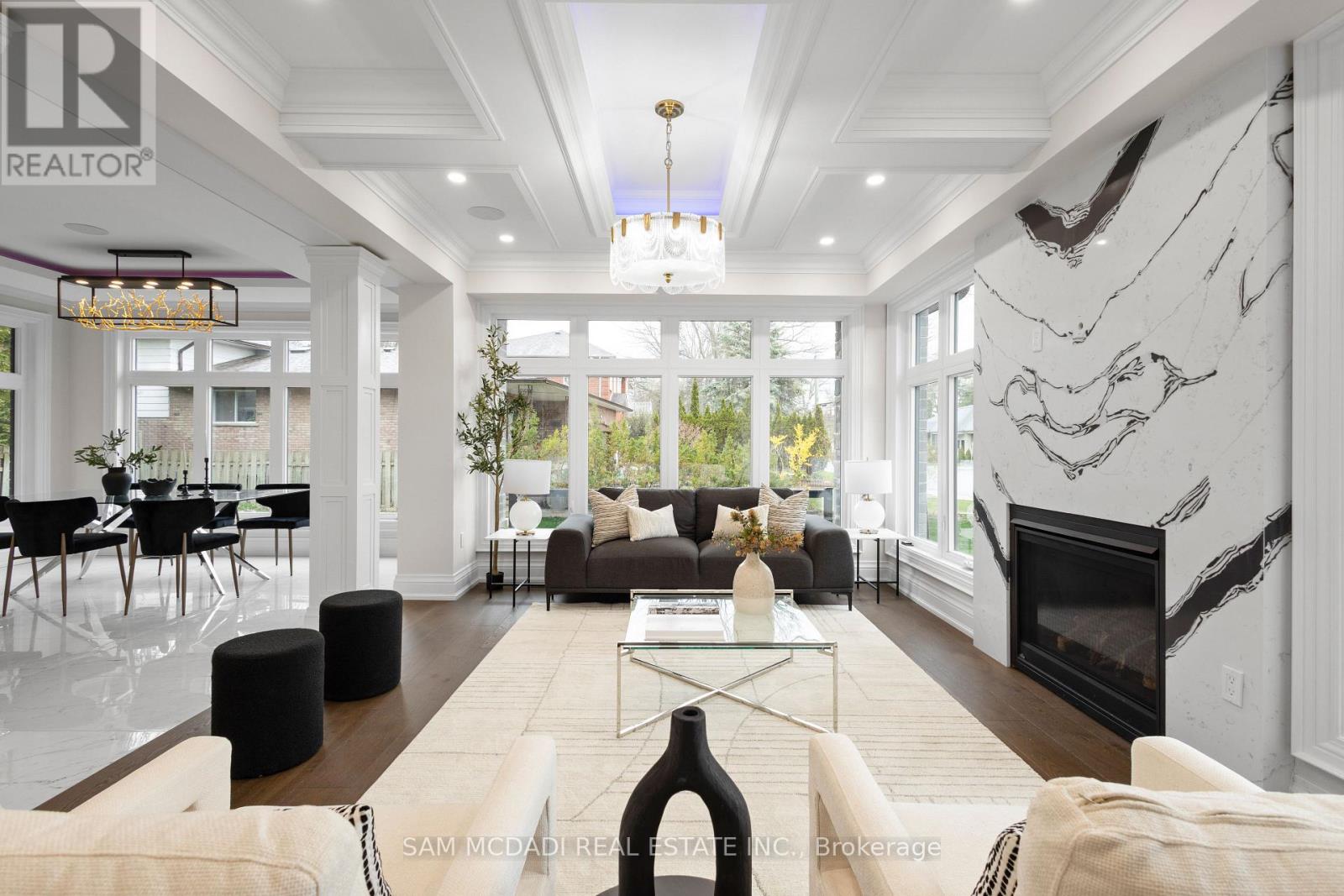 72 Oakes Drive, Mississauga, Ontario  L5G 3M1 - Photo 6 - W12773768