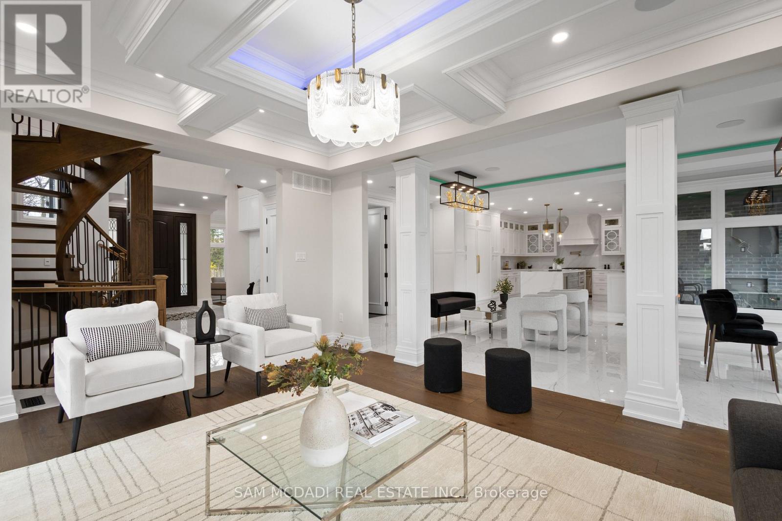 72 Oakes Drive, Mississauga, Ontario  L5G 3M1 - Photo 8 - W12773768