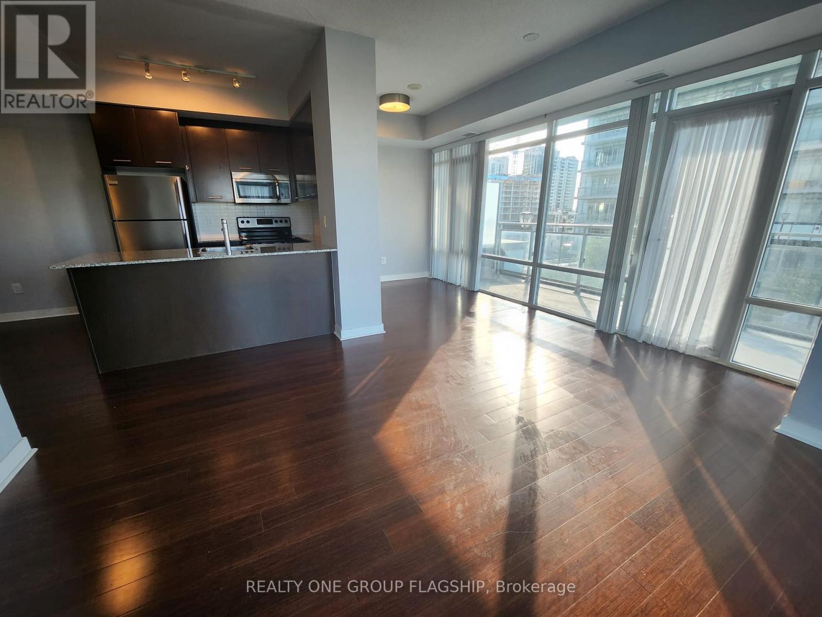 711 - 365 Prince Of Wales Drive, Mississauga, Ontario  L5B 0G6 - Photo 6 - W12773794