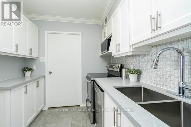 1709 - 1580 Mississauga Valley Boulevard, Mississauga, Ontario  L5A 3T8 - Photo 11 - W12773810