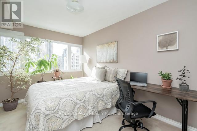 1709 - 1580 Mississauga Valley Boulevard, Mississauga, Ontario  L5A 3T8 - Photo 16 - W12773810