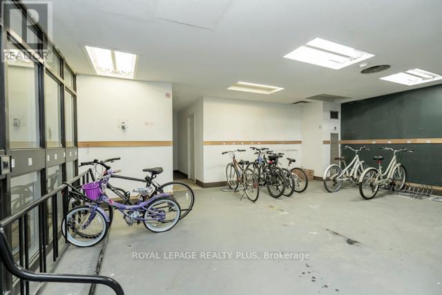 1709 - 1580 Mississauga Valley Boulevard, Mississauga, Ontario  L5A 3T8 - Photo 28 - W12773810