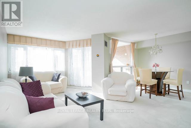 1709 - 1580 Mississauga Valley Boulevard, Mississauga, Ontario  L5A 3T8 - Photo 4 - W12773810