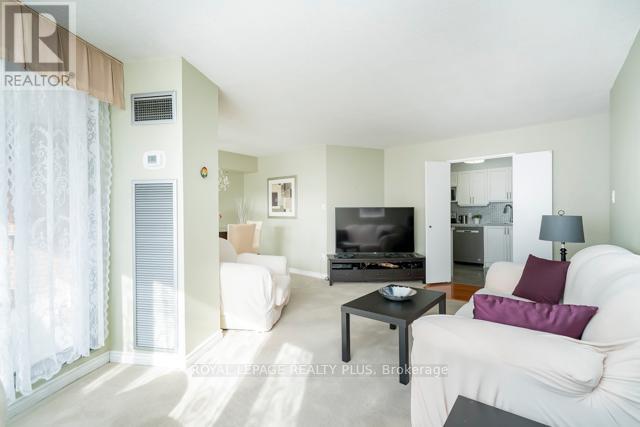 1709 - 1580 Mississauga Valley Boulevard, Mississauga, Ontario  L5A 3T8 - Photo 6 - W12773810