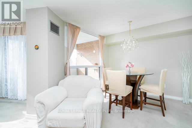 1709 - 1580 Mississauga Valley Boulevard, Mississauga, Ontario  L5A 3T8 - Photo 9 - W12773810