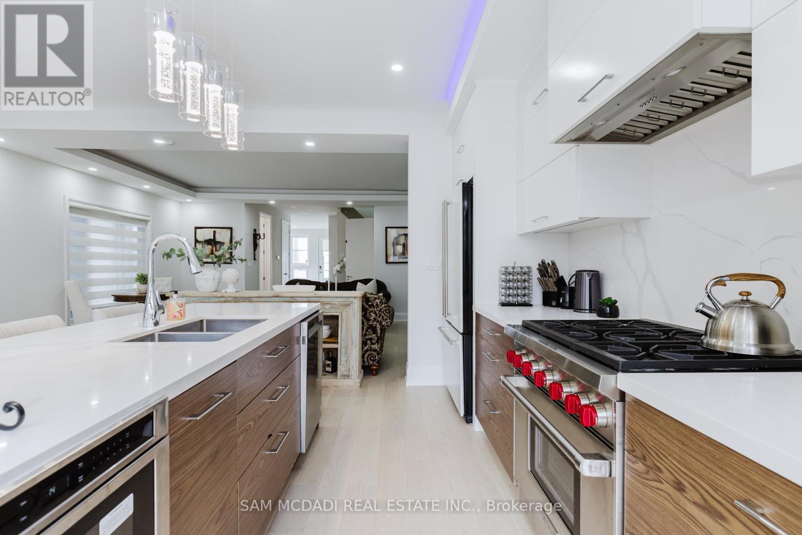 11a Maple Avenue N, Mississauga, Ontario  L5H 2R9 - Photo 10 - W12773812