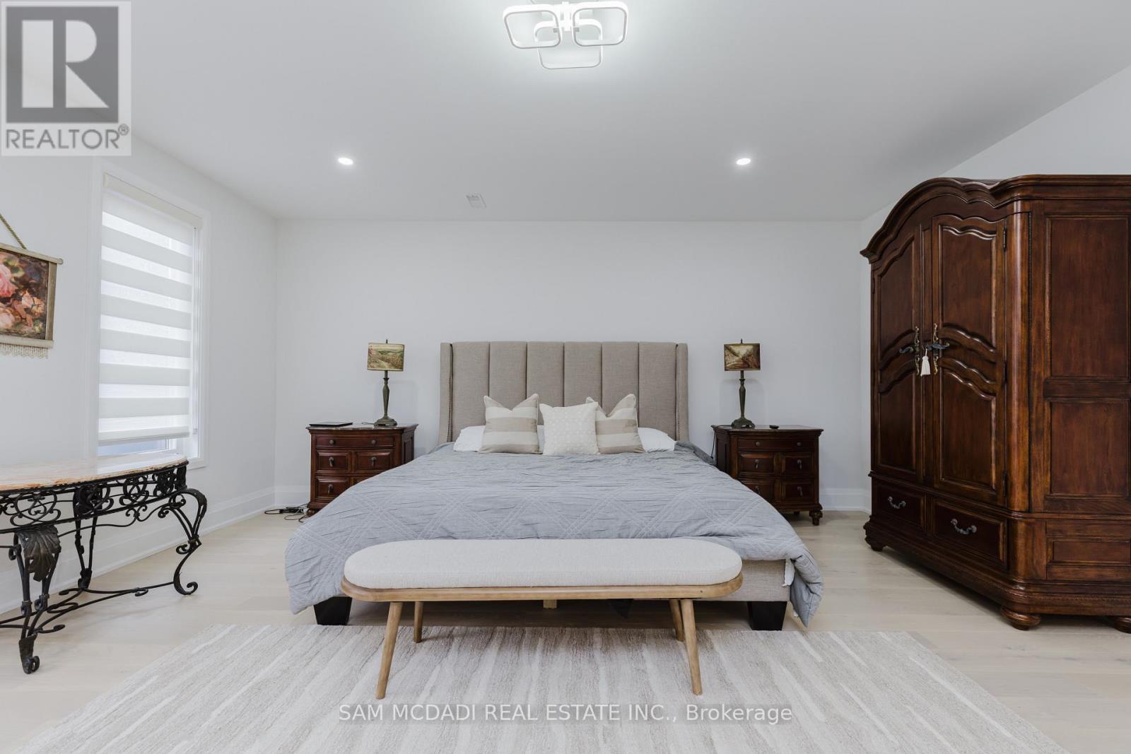 11a Maple Avenue N, Mississauga, Ontario  L5H 2R9 - Photo 19 - W12773812