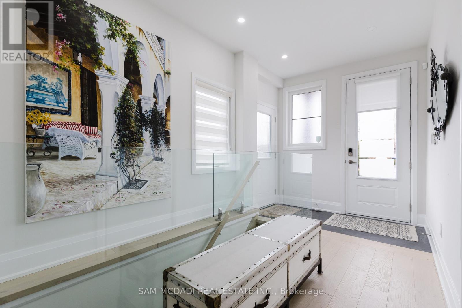 11a Maple Avenue N, Mississauga, Ontario  L5H 2R9 - Photo 2 - W12773812