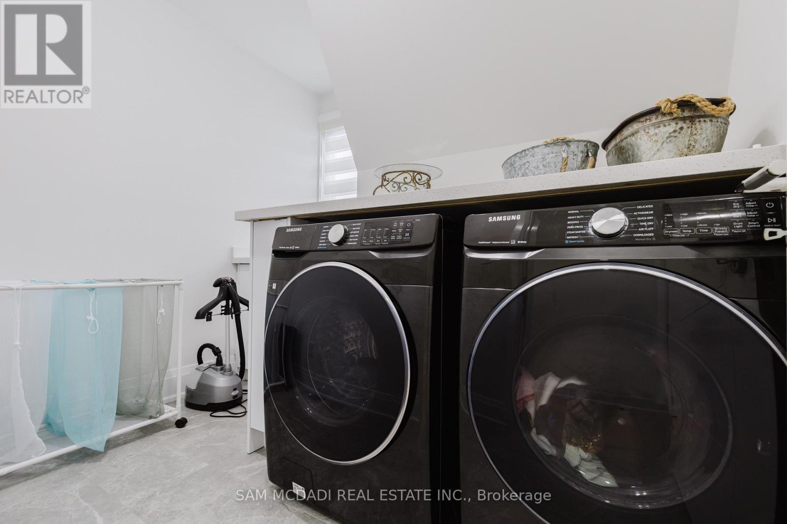 11a Maple Avenue N, Mississauga, Ontario  L5H 2R9 - Photo 36 - W12773812